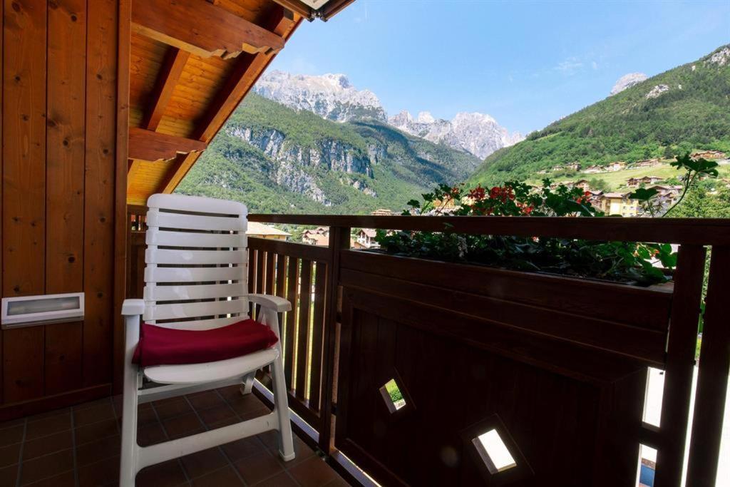 Hotel Des Alpes Molveno Exteriör bild