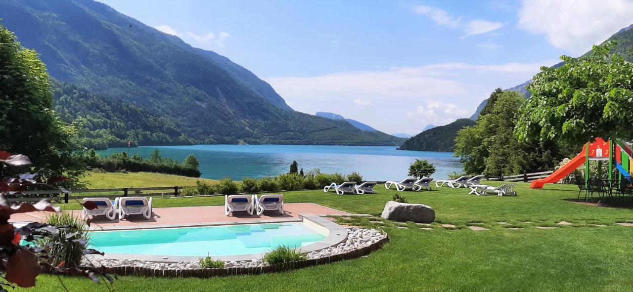 Hotel Des Alpes Molveno Exteriör bild