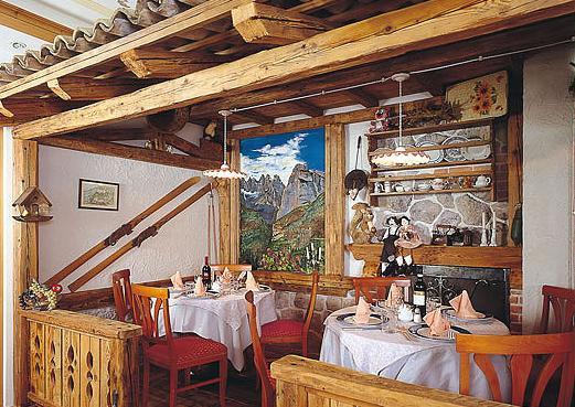 Hotel Des Alpes Molveno Exteriör bild